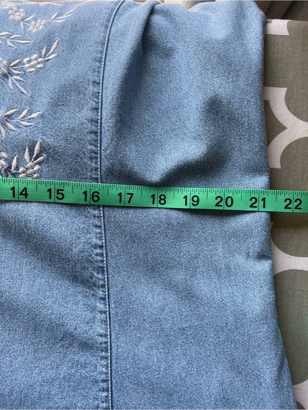 90s Sleeveless Tie Back Denim Button-Front Dress with Floral Embroidery - Picture 6 of 6